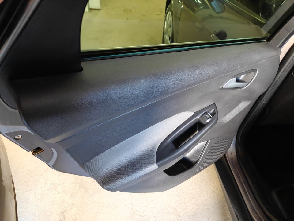 Ford Focus 1,6 TDCi 95 Edition stc. 5d