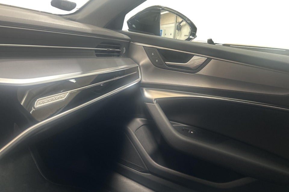 Audi A6 55 TFSi e Sport Prestige Avant quattro S-tr. 5d