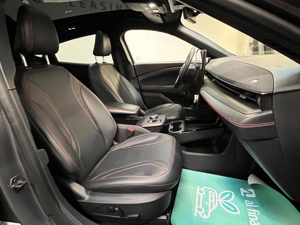 Ford Mustang Mach-E 98 Extended Range AWD 5d