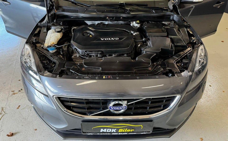 Volvo V40 1,6 T3 150 Momentum 5d