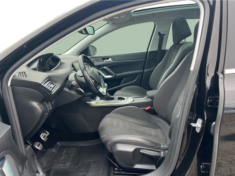 Peugeot 308 1,6 BlueHDi 120 Allure Sky SW 5d