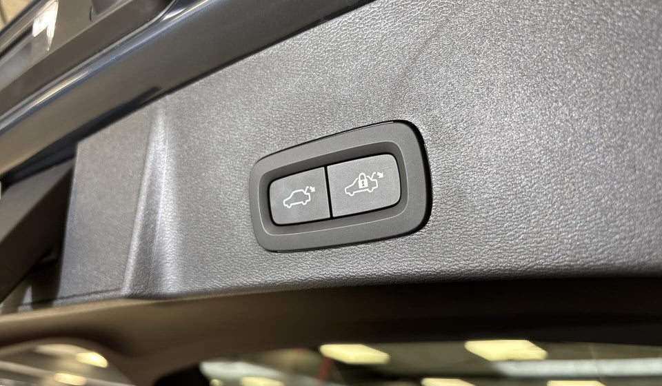 Volvo EX40 Extended Range Plus 5d