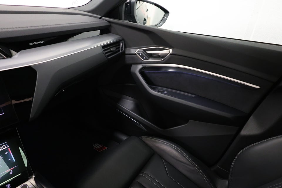 Audi SQ8 e-tron quattro 5d