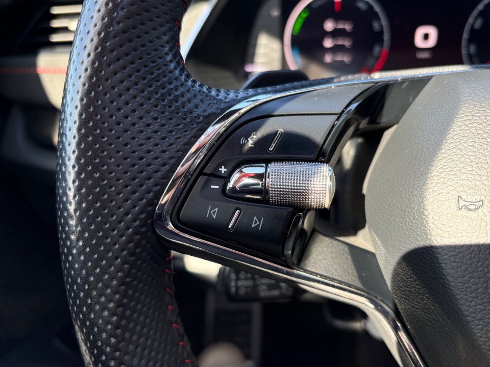 Skoda Octavia 1,4 TSi iV RS Combi DSG 5d