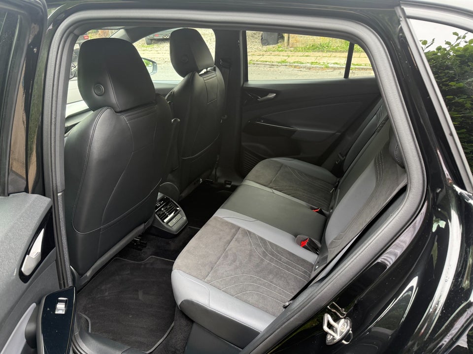 VW ID.4 52 Life 5d