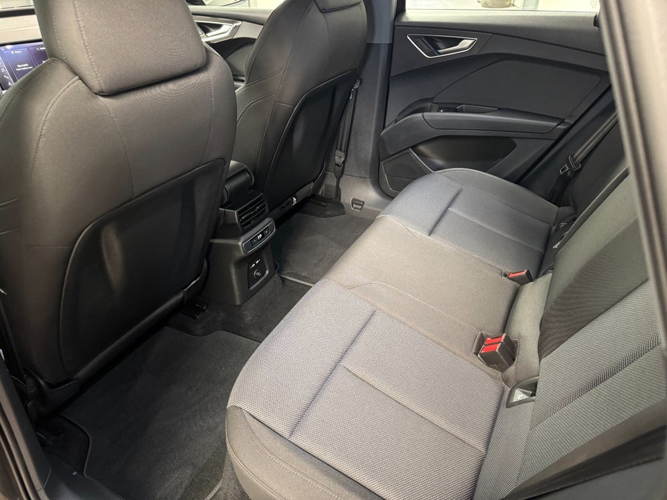 Audi Q4 e-tron 40 Advanced 5d