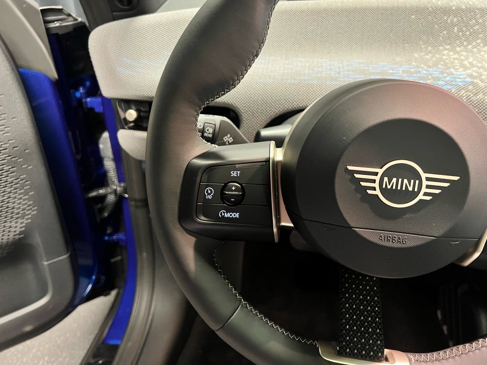 MINI Cooper E Favoured Trim L 3d