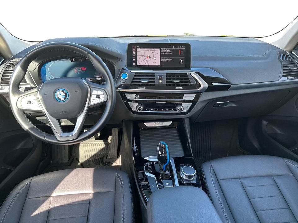 BMW iX3 Charged 5d