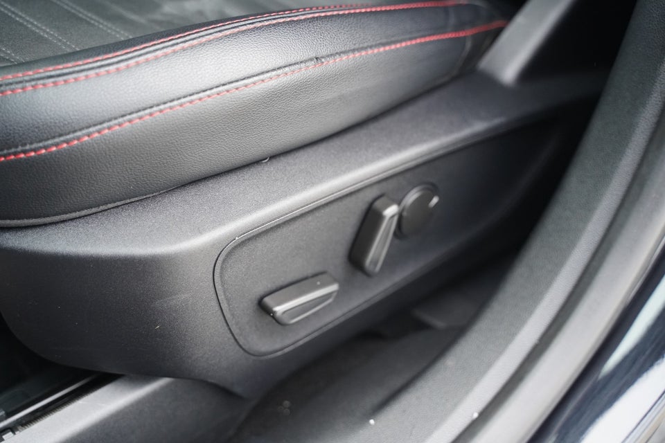 Ford Kuga 2,5 PHEV ST-Line X CVT 5d