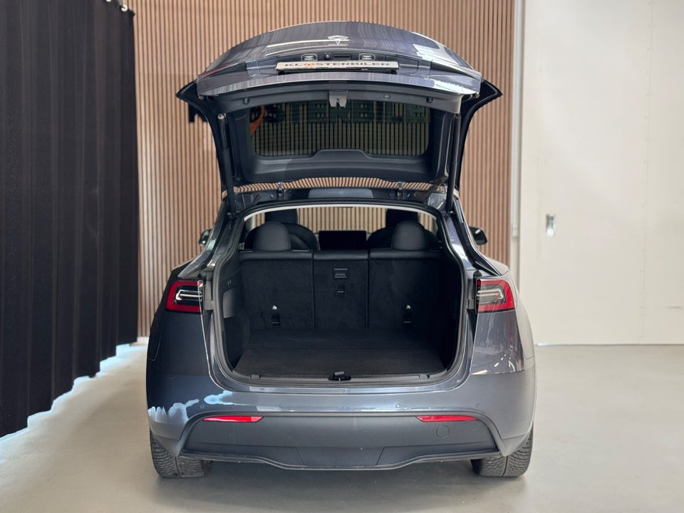 Tesla Model Y Long Range AWD 5d