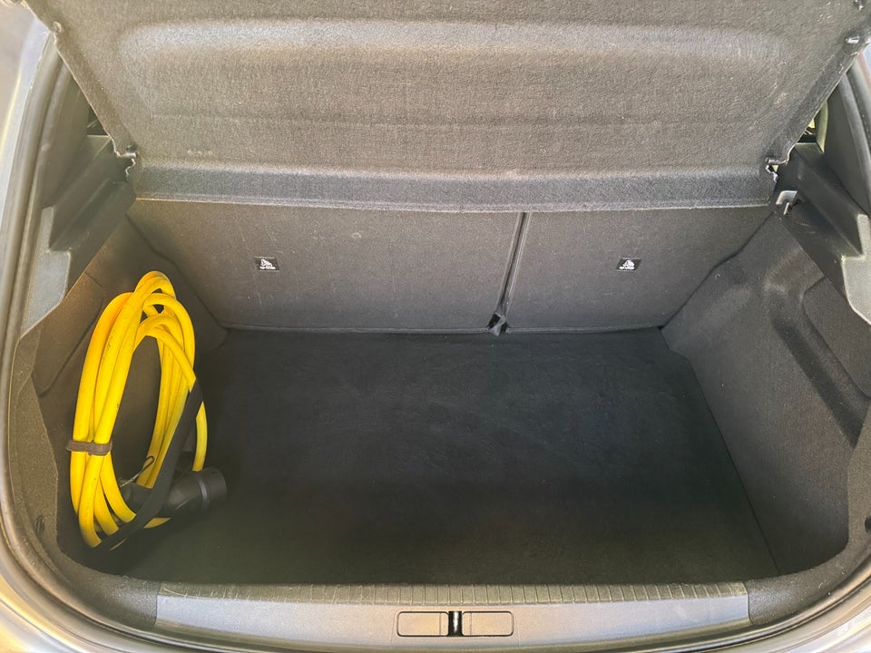 Peugeot e-208 50 Active 5d