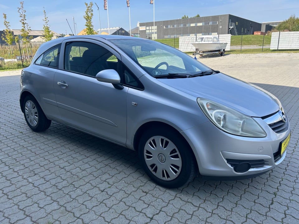 Opel Corsa 1,2 16V Essentia 3d