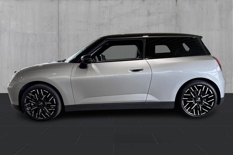 MINI Cooper SE Favoured Trim XL 3d