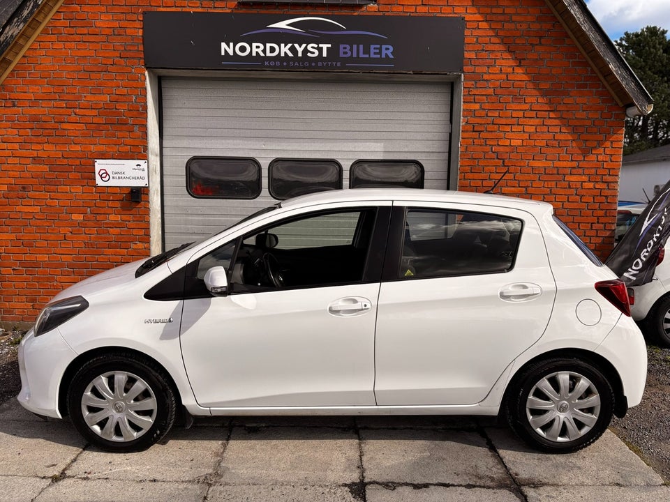 Toyota Yaris 1,5 Hybrid H1 e-CVT 5d