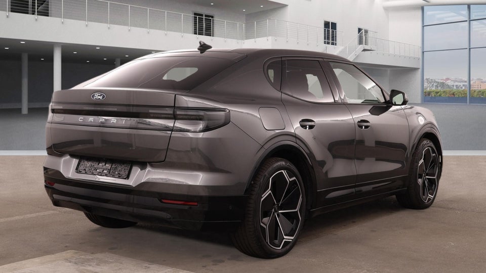 Ford Capri 77 Premium Extended Range 5d