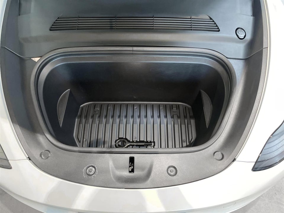 Tesla Model Y RWD 5d