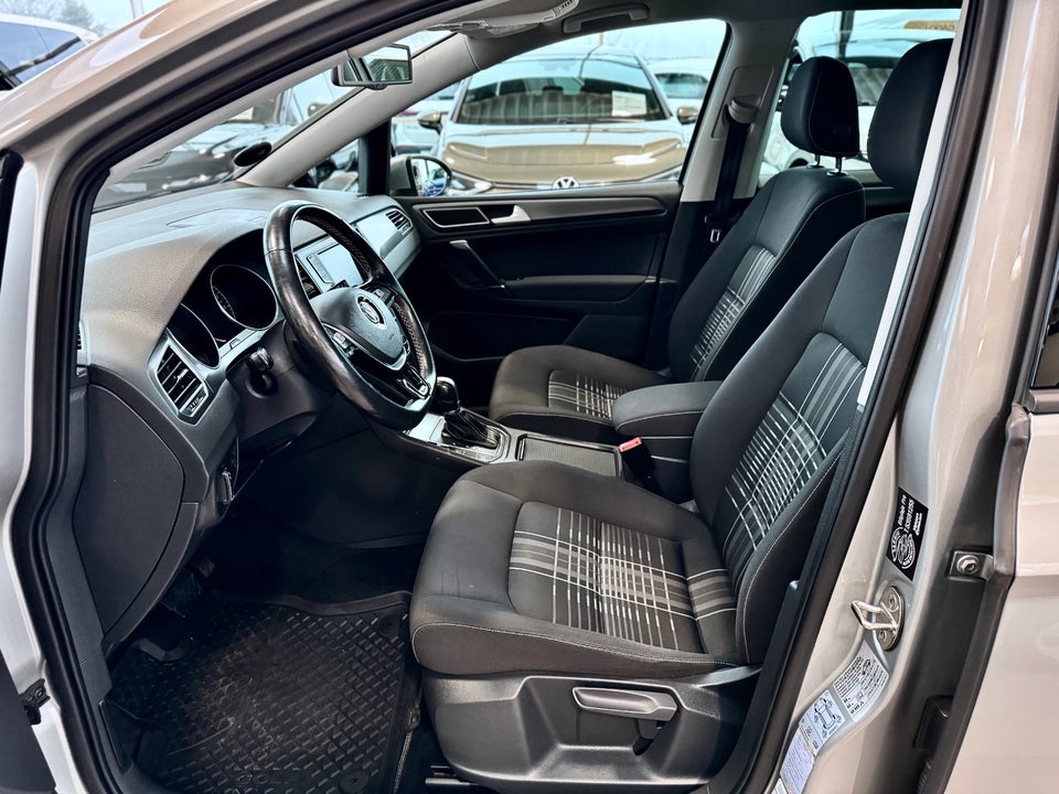 VW Golf Sportsvan 1,6 TDi 110 Lounge DSG BMT 5d