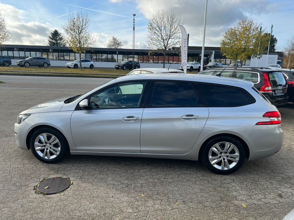 Peugeot 308 1,6 BlueHDi 120 Collection SW 5d