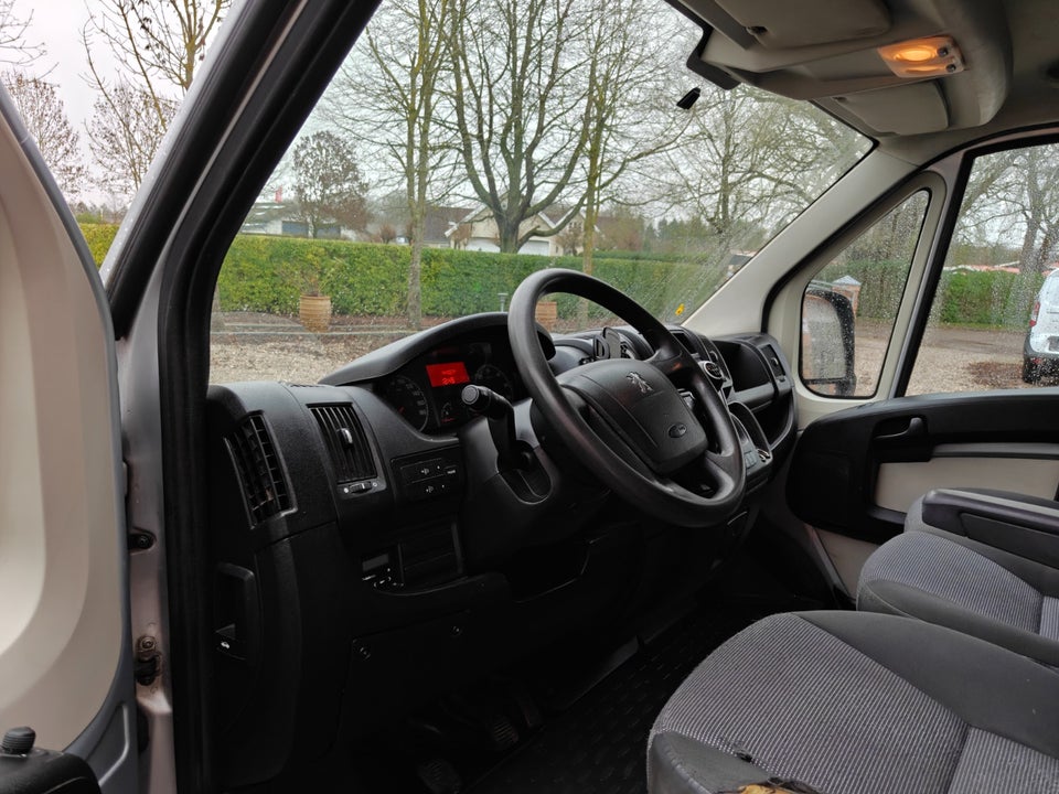 Peugeot Boxer 330 2,2 HDi 110 Kassevogn L1H1