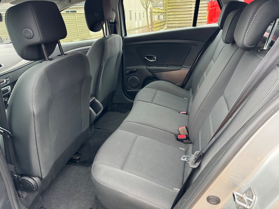 Renault Megane III 1,6 110 Authentique Sport Tourer 5d