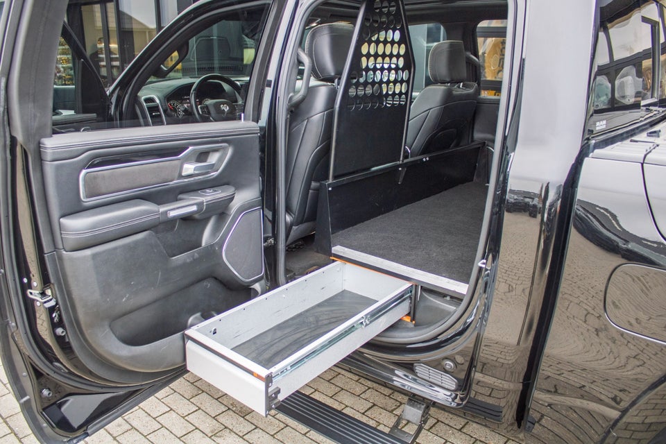 Dodge RAM 1500 5,7 V8 Hemi Laramie Night aut. 4d