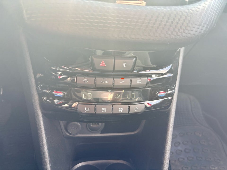 Peugeot 2008 1,2 PureTech 130 Prestige 5d