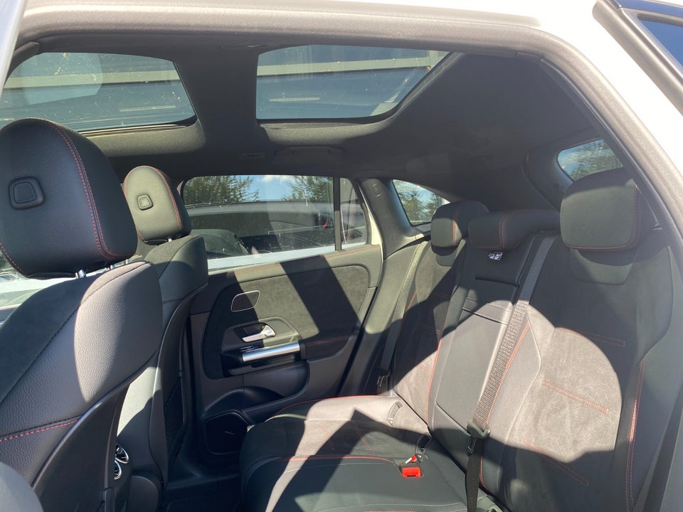 Mercedes EQA300 AMG Line 4Matic 5d