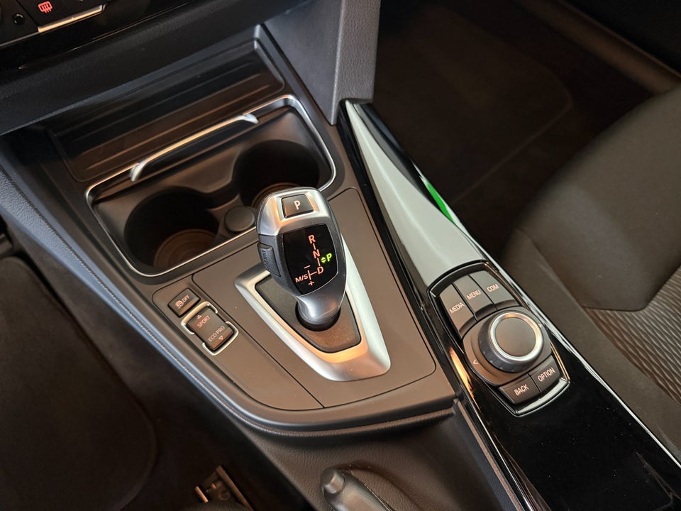BMW 320d 2,0 Touring Advantage aut. 5d