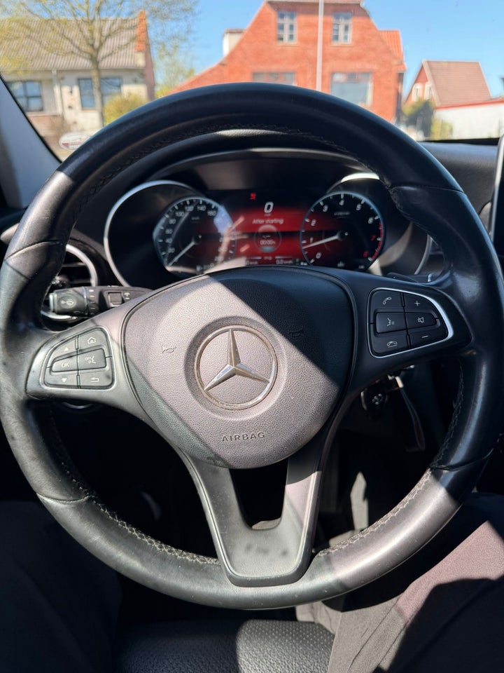 Mercedes C220 d 2,2 Avantgarde stc. aut. 5d