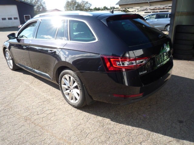 Skoda Superb 2,0 TDi 150 Style Combi DSG 5d