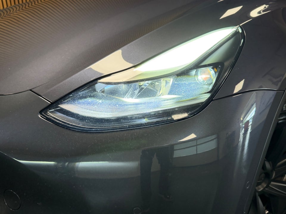 Tesla Model Y Long Range AWD 5d