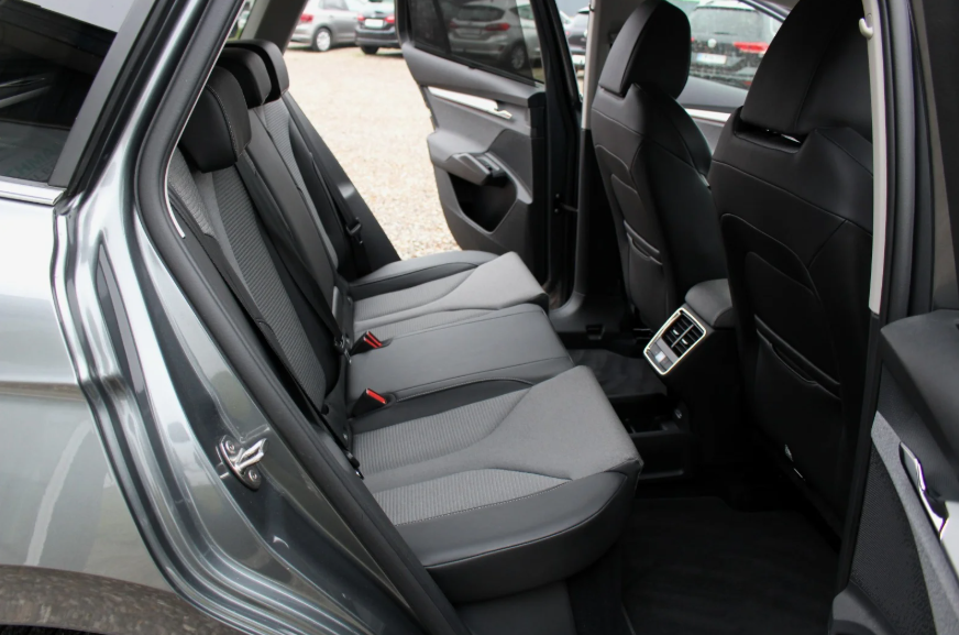 Skoda Enyaq 80 iV Premium 5d