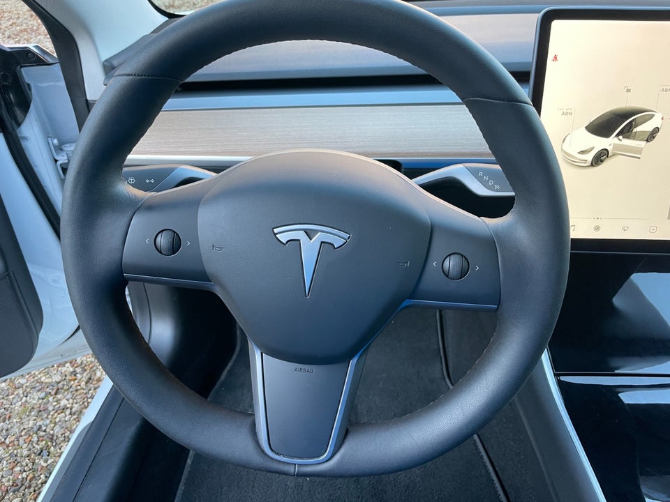 Tesla Model 3 Long Range AWD 4d