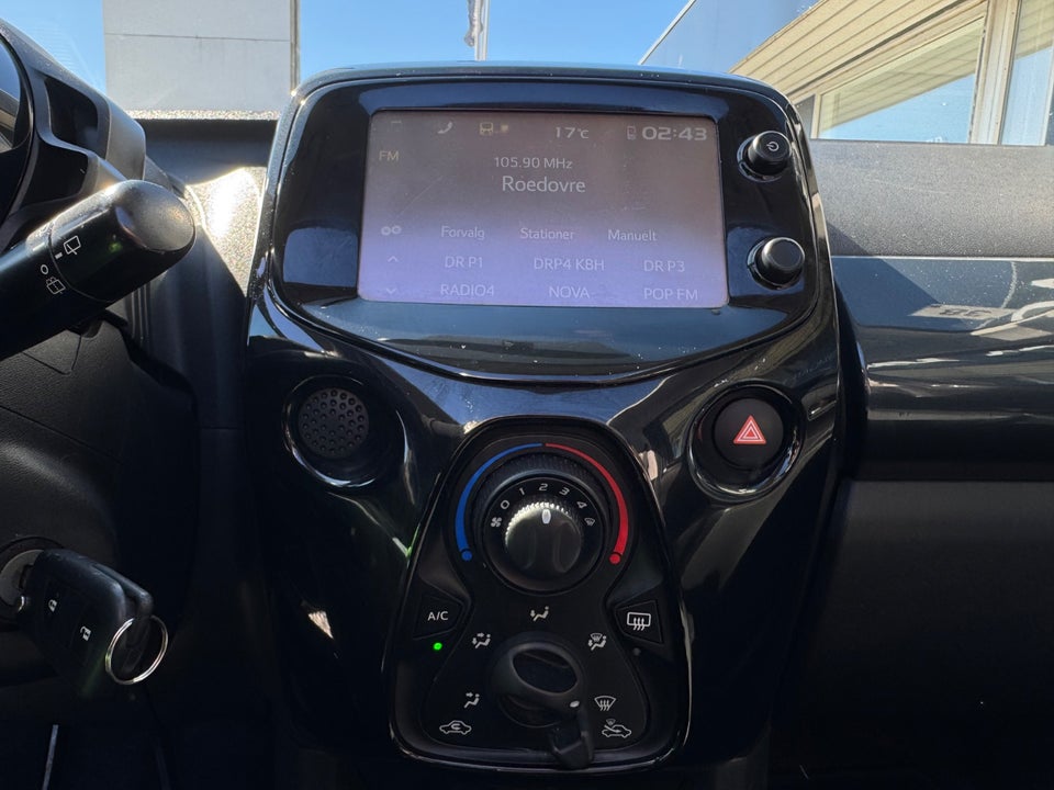 Toyota Aygo 1,0 VVT-i x-wave Sky 5d