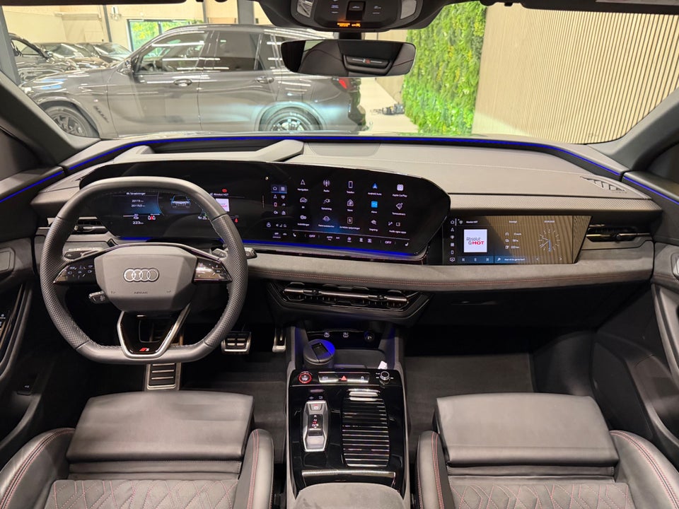 Audi SQ6 e-tron quattro 5d