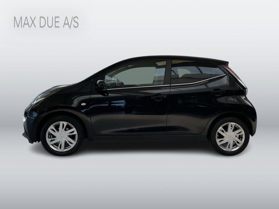 Toyota Aygo 1,0 VVT-i x-black 5d