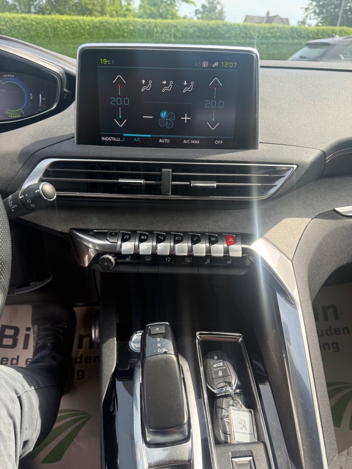 Peugeot 3008 1,6 Hybrid4 GT Line EAT8 5d