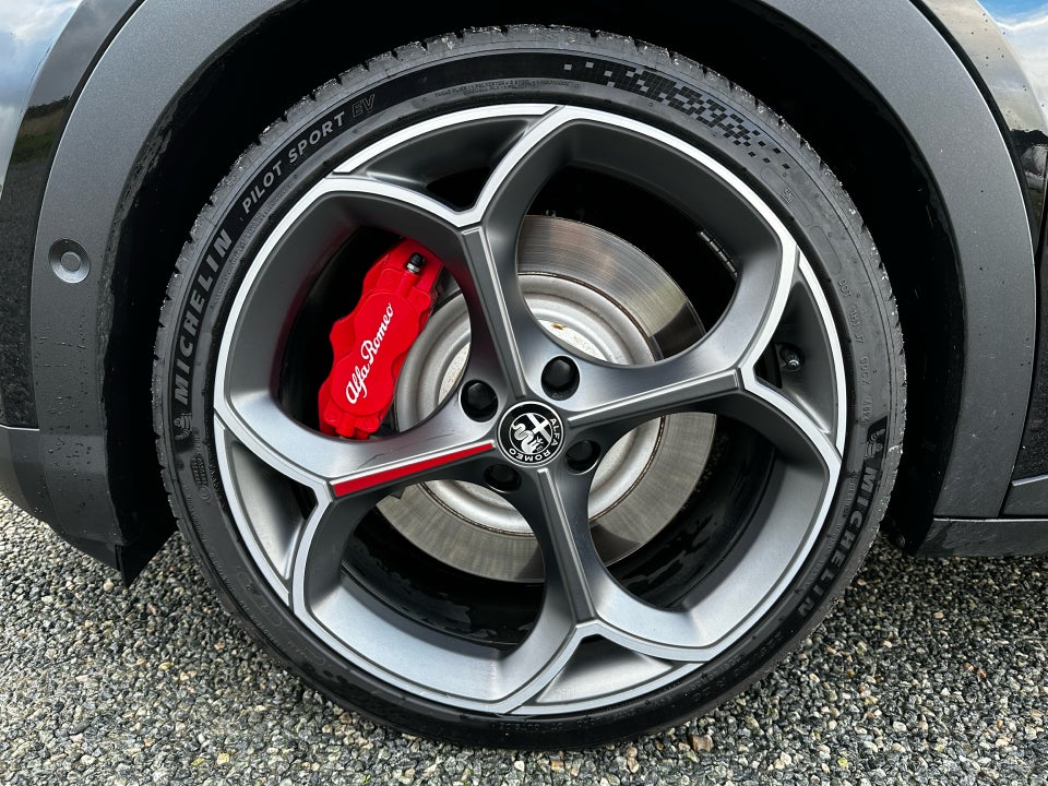 Alfa Romeo Junior Elettrica Veloce 5d