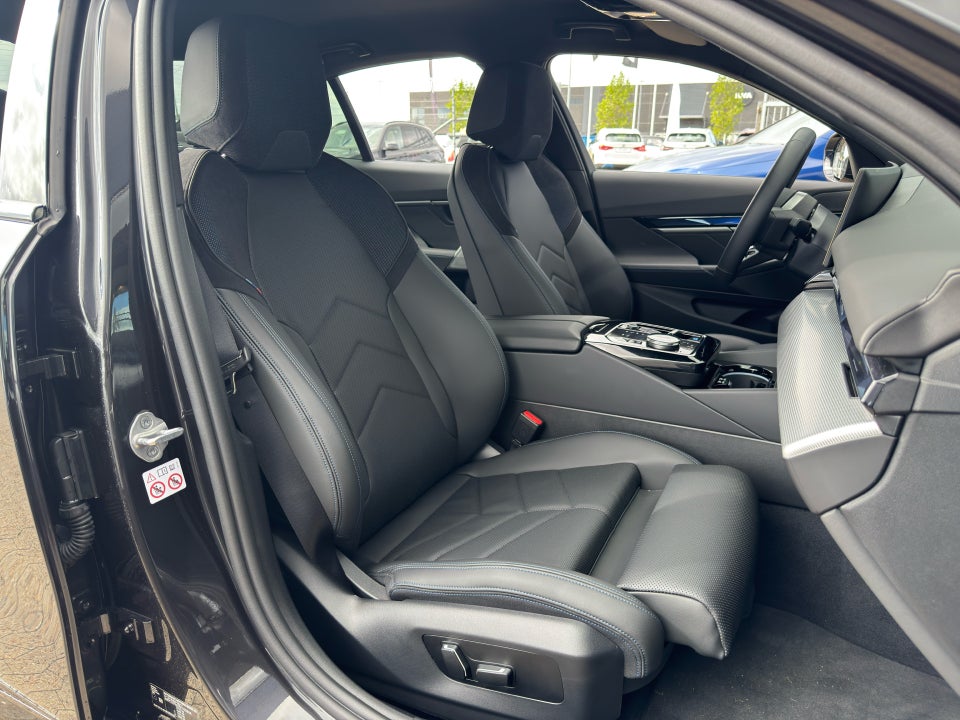 BMW i5 eDrive40 M-Sport 4d