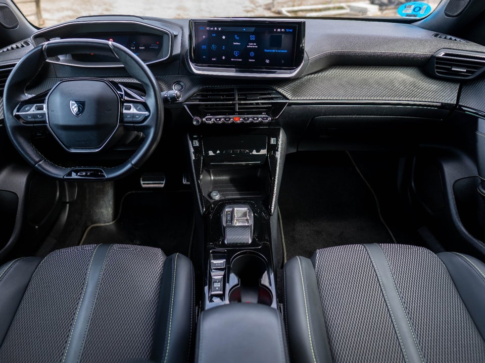 Peugeot e-2008 54 GT 5d