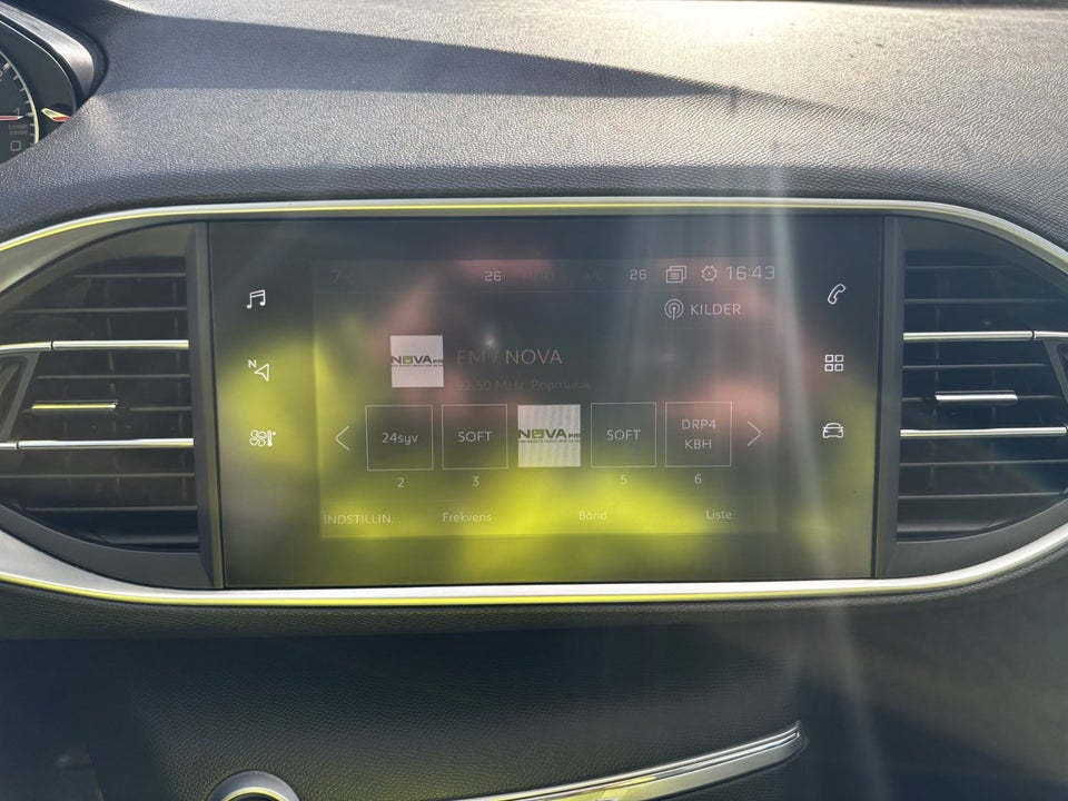 Peugeot 308 1,2 PureTech 130 Selection Sky SW 5d