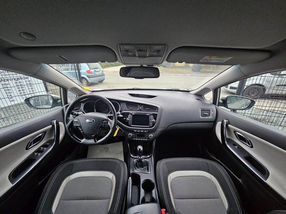 Kia Ceed 1,6 CRDi 128 Premium SW 5d