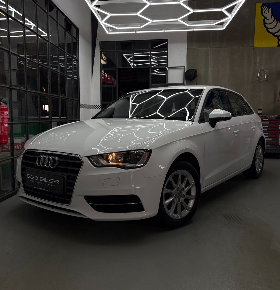 Audi A3 1,4 TFSi 125 Ambiente Sportback 5d