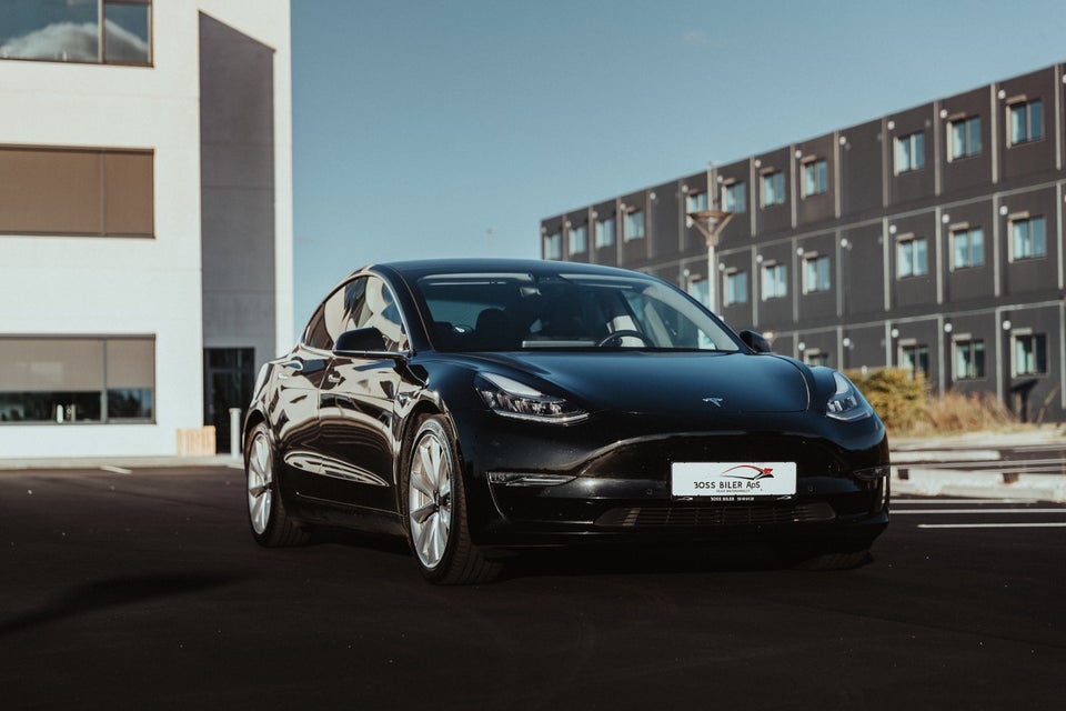 Tesla Model 3 Long Range AWD 4d