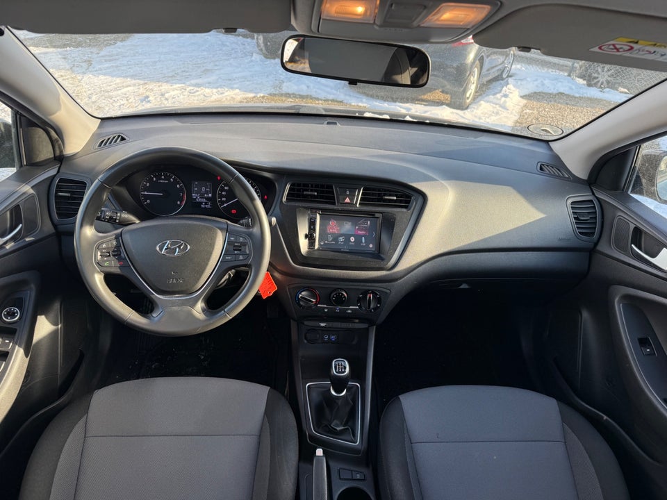Hyundai i20 1,25 Spring 5d