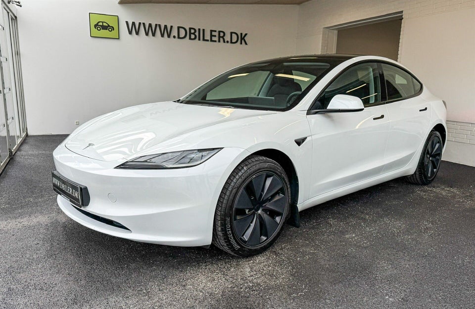 Tesla Model 3 Long Range RWD 4d