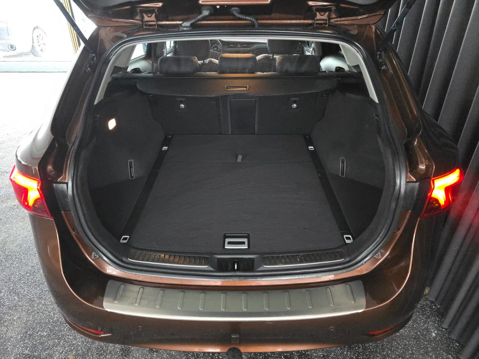 Toyota Avensis 1,8 VVT-i T2 Premium Touring Sports MDS 5d