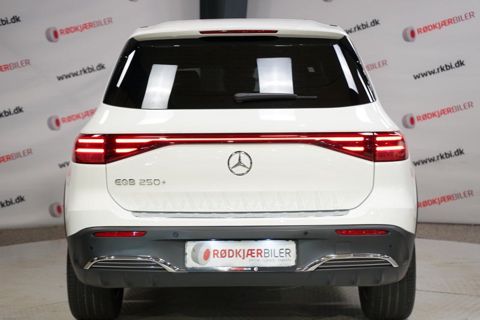 Mercedes EQB250+ AMG Line 5d
