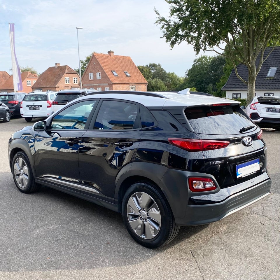 Hyundai Kona 64 EV Premium 5d