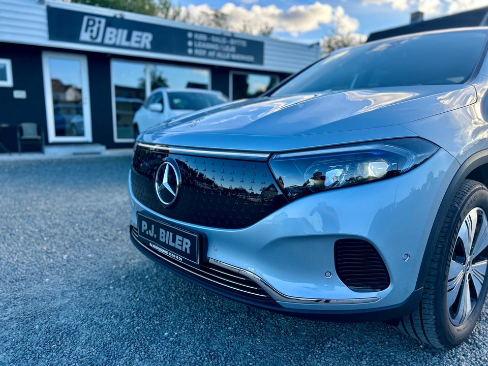Mercedes EQA300 Progressive 4Matic 5d